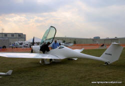 Phoenix motorglider pictures, images of the Phoenix motorglider LSA or lightsport aircraft - 3